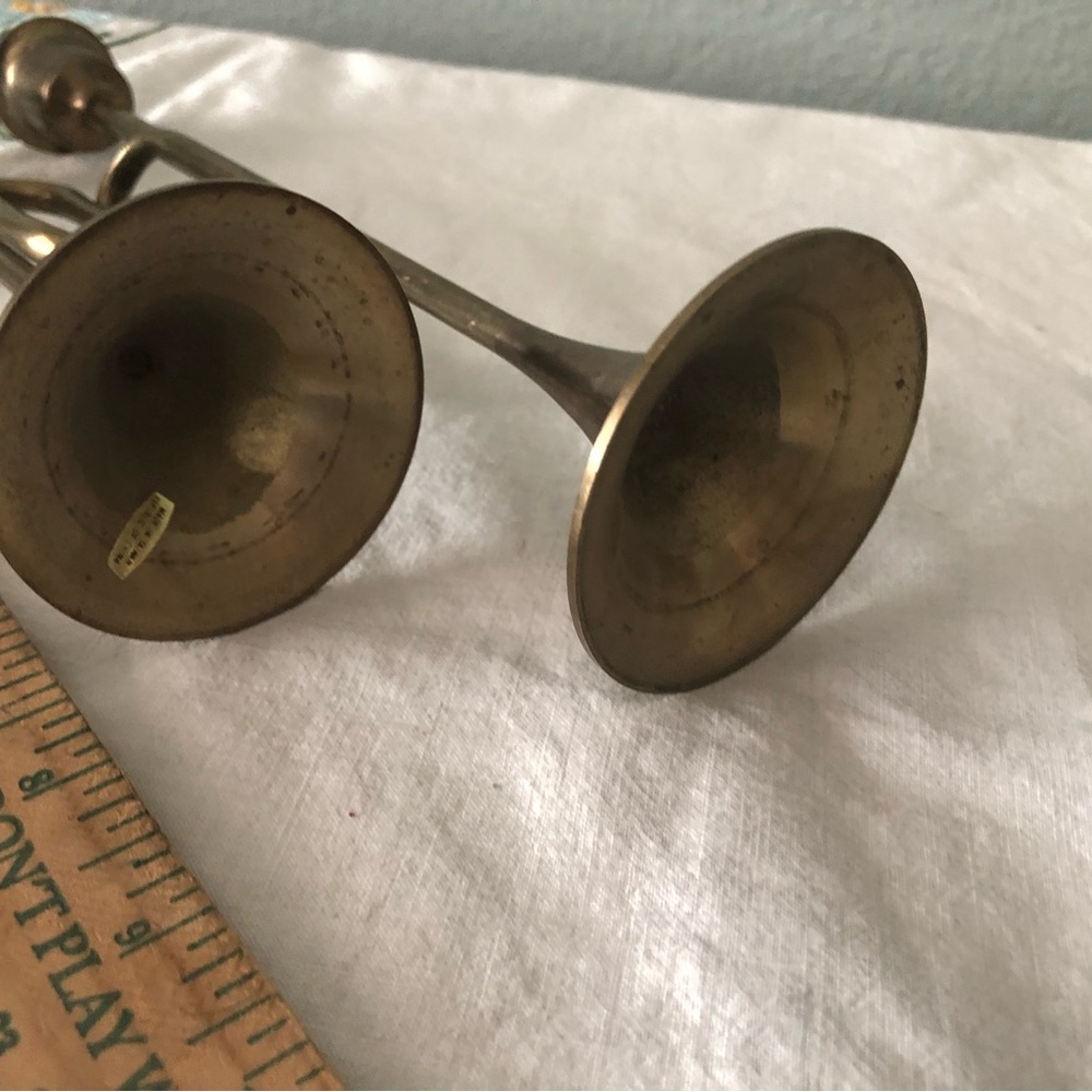 vtg pair of solid brass trumpet candel holders made in taiwan - Picture 4 of 5
